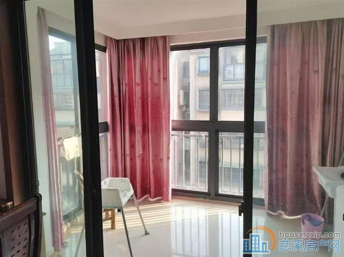 ​百合家园4楼，86平方，85万精装