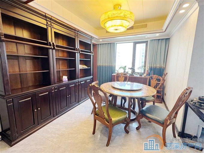 峙山庄园173平168万拎包入住