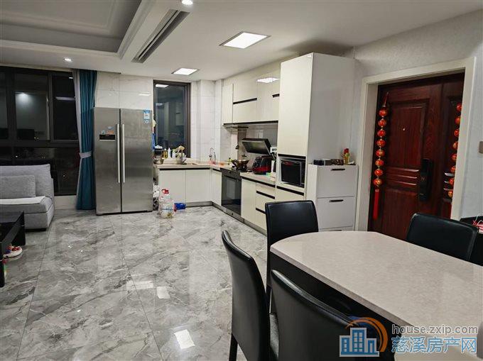 阳光城一期114平精装送车位153万等