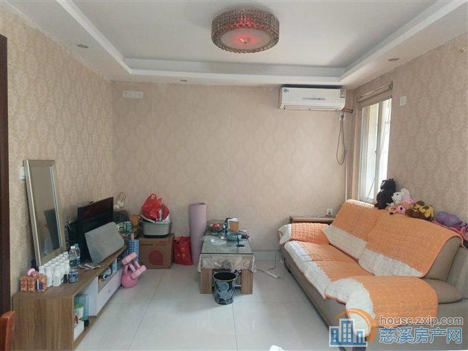 金山南区 精装修73平方79.8万低楼层