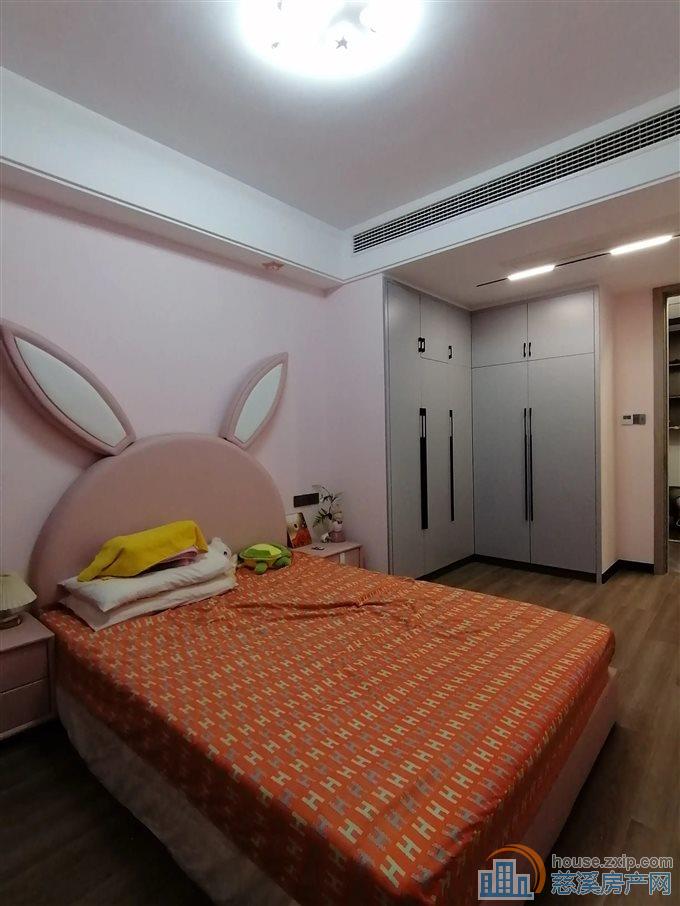 天铂佳苑 精装修 满两年