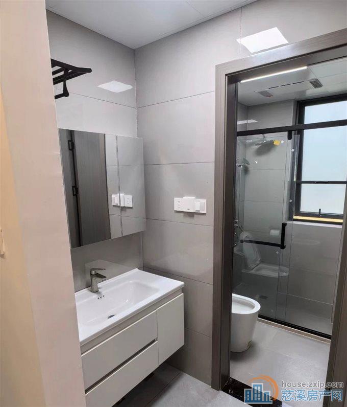 红星檀府低楼层143平方精装修拎包入住