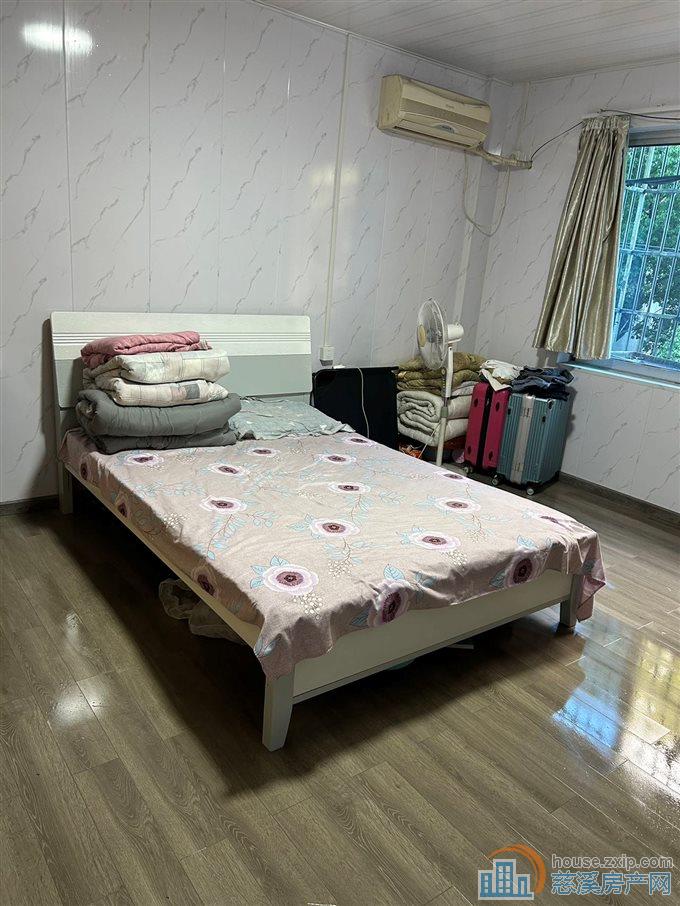 金山大通宾馆3楼91平装修85万直接