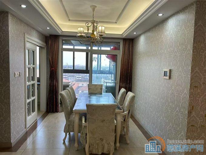 梵石花园141平带车位储藏间欧式精装