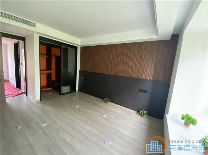 江南大院洋房好楼层边套精装143平