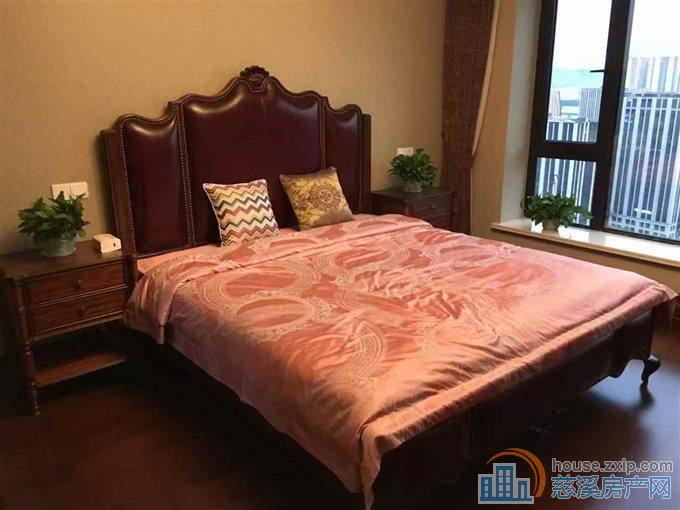 金地鸿悦192平方精装车位320万