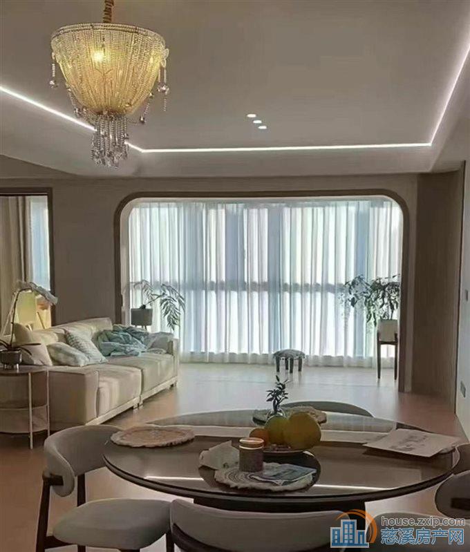 辉逸云庭132平中底楼层轻奢豪华精装