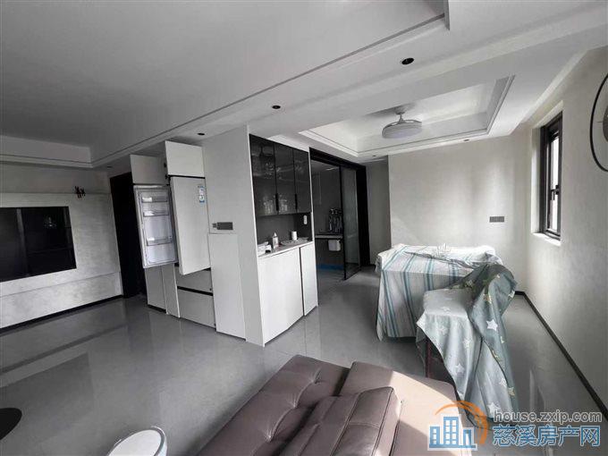 江岸臻园124平方全新精装修