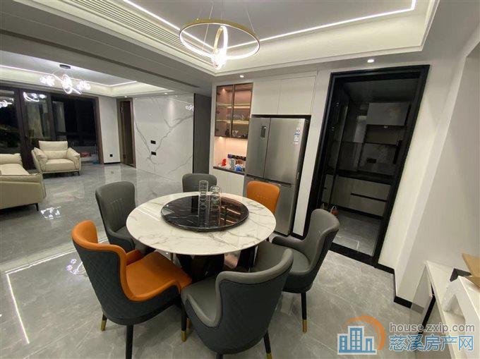 出售：江南大院洋房超高得房率 楼层好精装