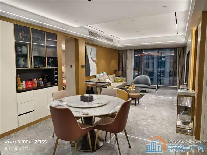 江南大院电梯洋房面积128平282万