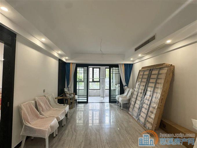 华润凯旋门142平带露台育才无占用
