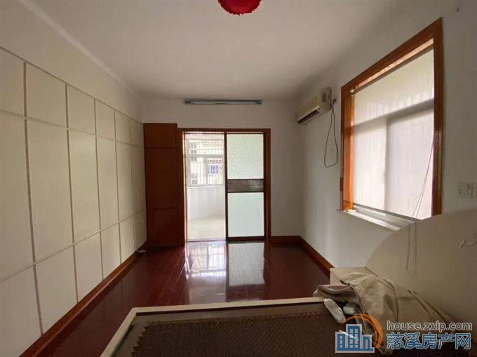 城东西区精装修2室一厅一卫一厨