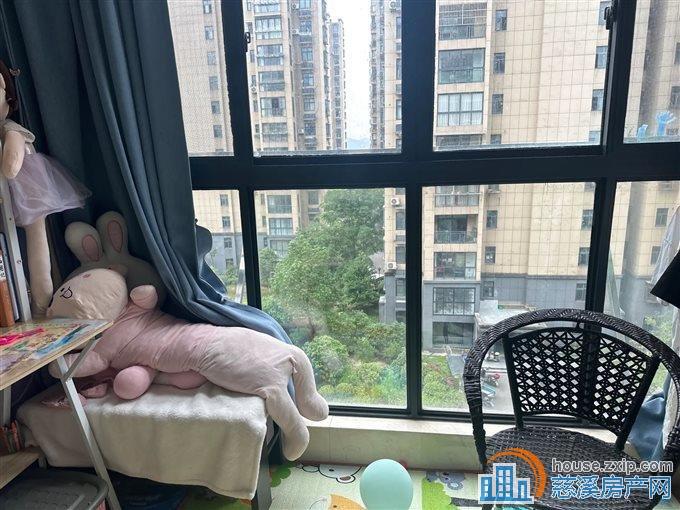 梅林苑 精装小户型 满两年