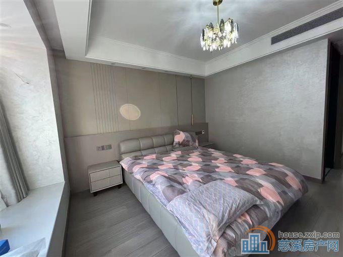 急售：天铂佳苑 洋房 全新精装修送车位