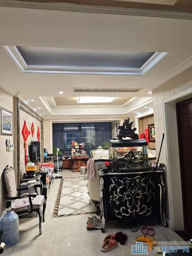 康桥家园3楼123.5平车位精装126万