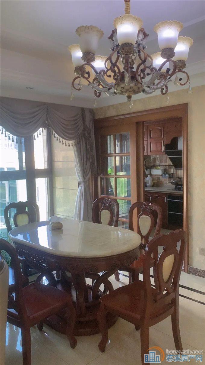 玫瑰园171平精装修带车位338万