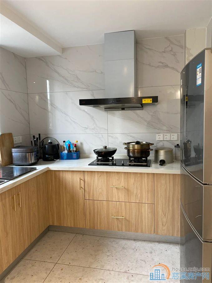 中交盛湖美庐102平220万明月书包