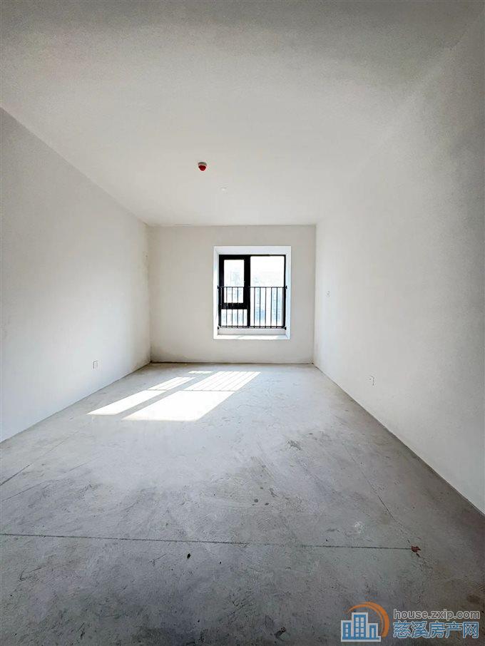 红星天铂佳苑  全新毛坯 四开间朝南