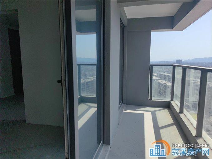 天安浔筑106平168万东边套 包营业税