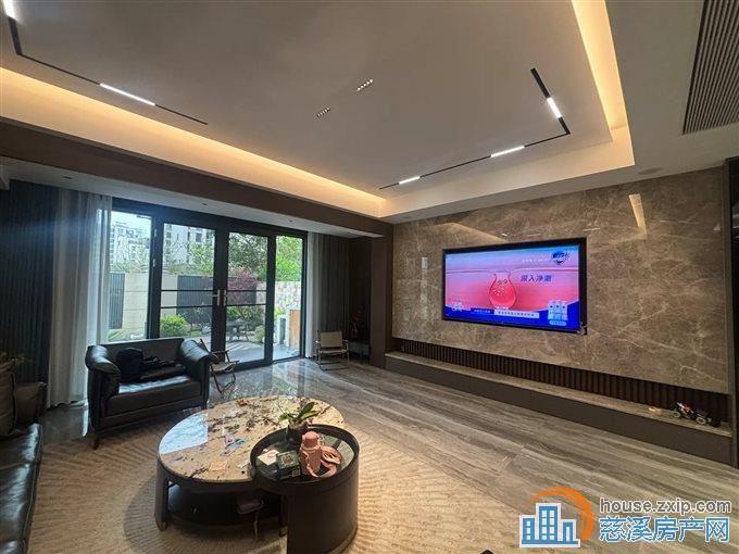 江南大院四层叠墅，下叠豪华装修，带双车位