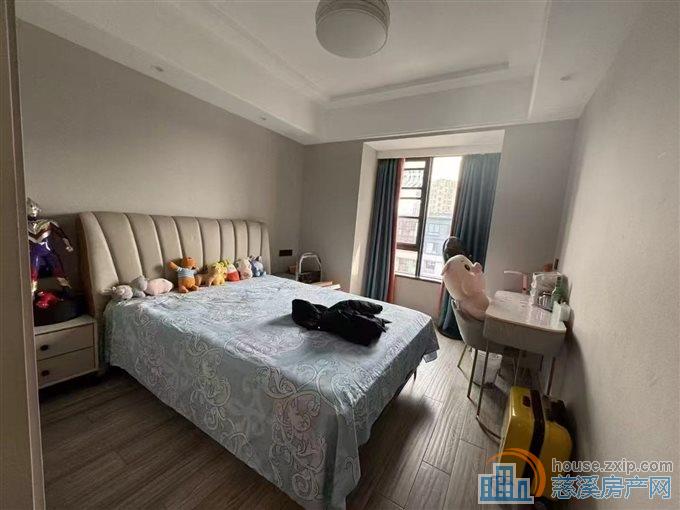 阅江府洋房143平268万精装修