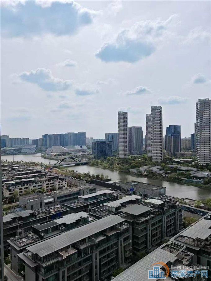 特价湖景房湖樾云著129平中高层2年到