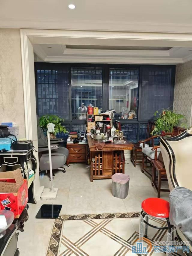 康桥家园3楼123.5平车位精装126万