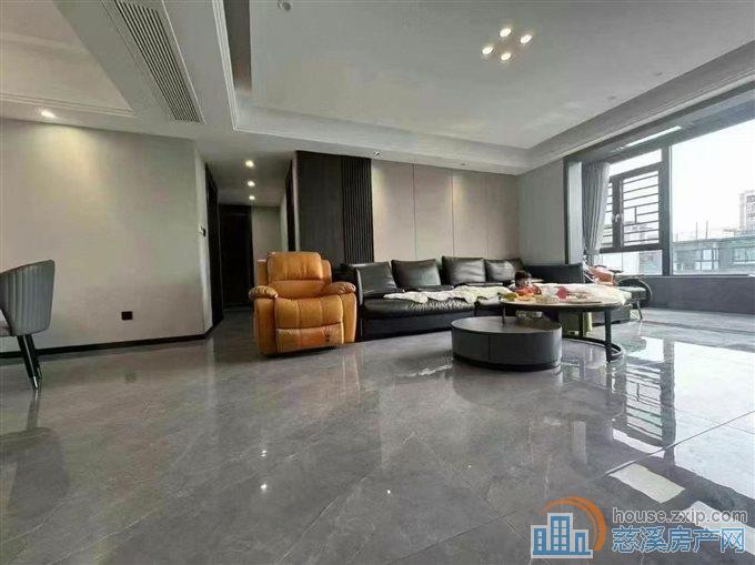 阅江府洋房143平268万精装修