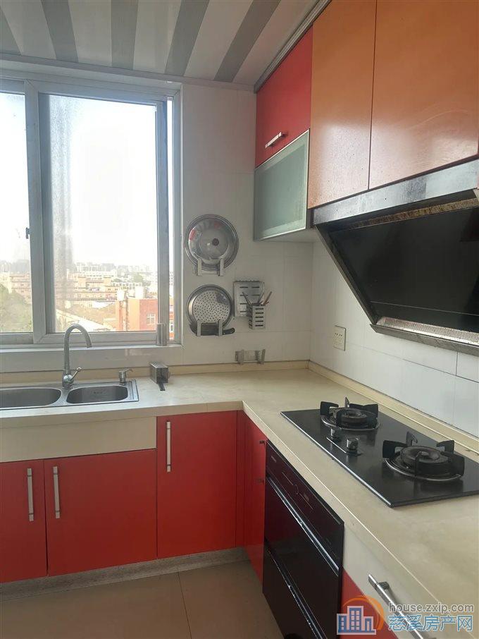 玲珑小区  精装 带车位 实验小学无在读