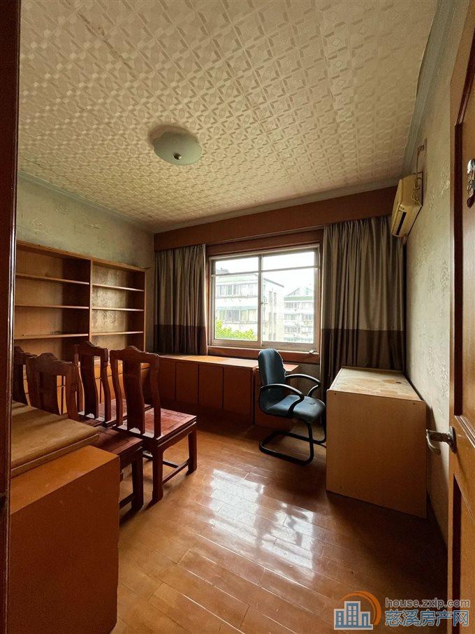 虞波花园 精装142平115万