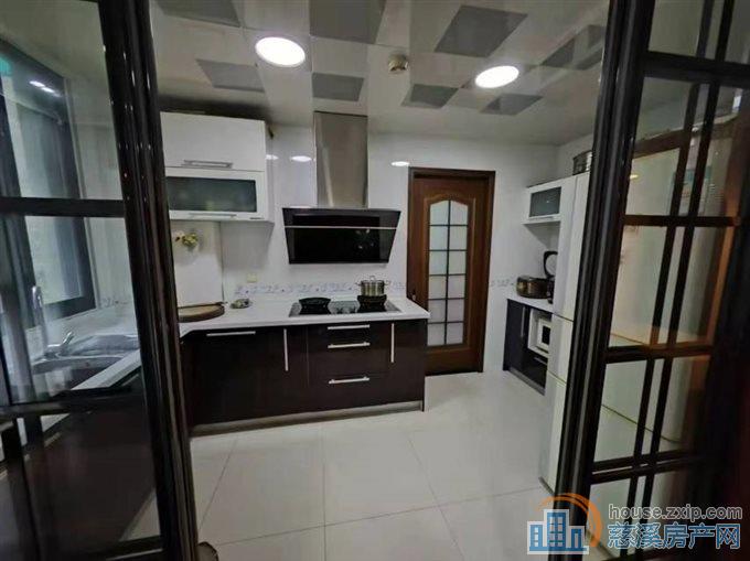 天和家园2楼130平方十车位