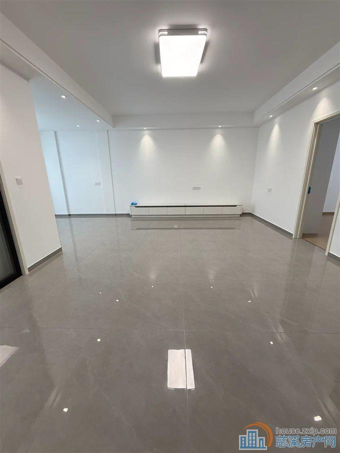 大通花园，112平，精装修，108万