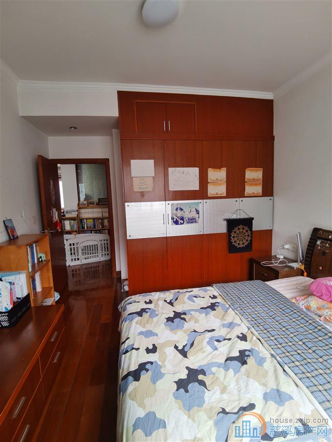 华泰苑138平+车库精装153万直接房源