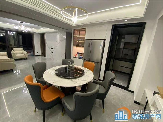 江南大院 精装洋房 143平285万边套