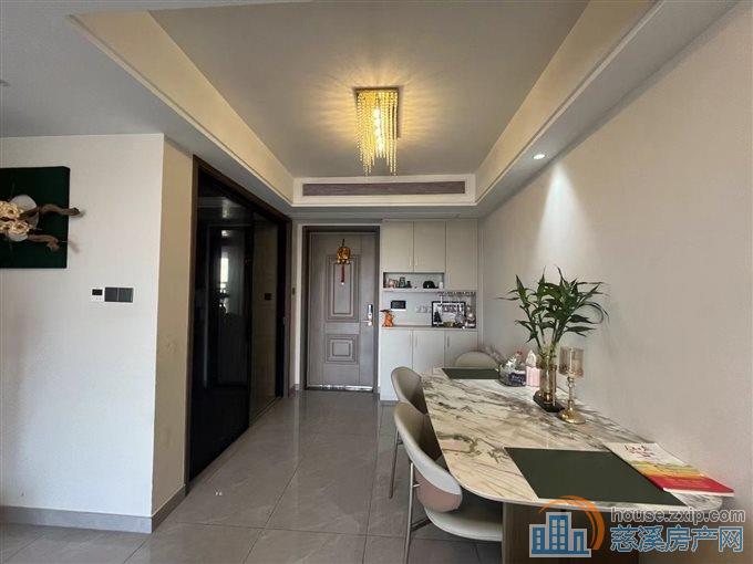 誉林府96平好楼层三室两卫豪装可读书