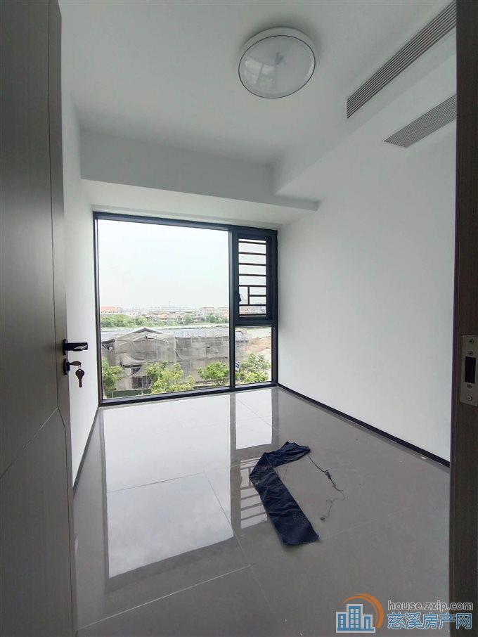 美的君耀府146平256万带车位