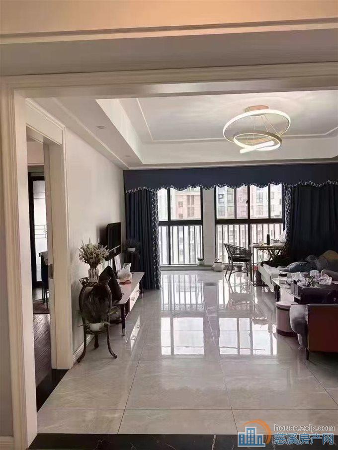 鸣北15楼187平现代精装车位储藏间