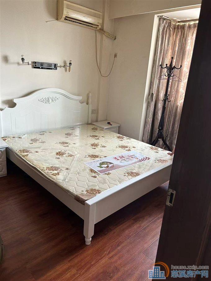 玲珑小区51平朝南二间精装