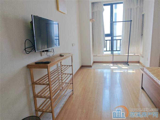 财富中心 精装修 满两年