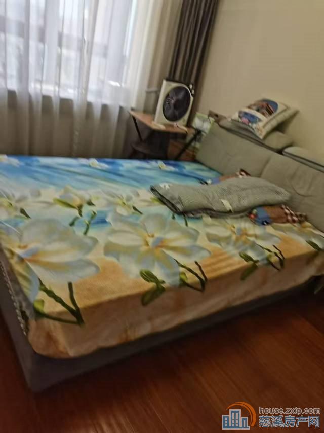 梅林苑 二室 自住精装 3000元
