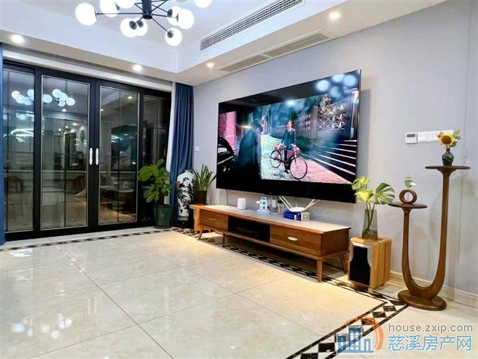 孙塘新村低楼层188平可读书全新精装