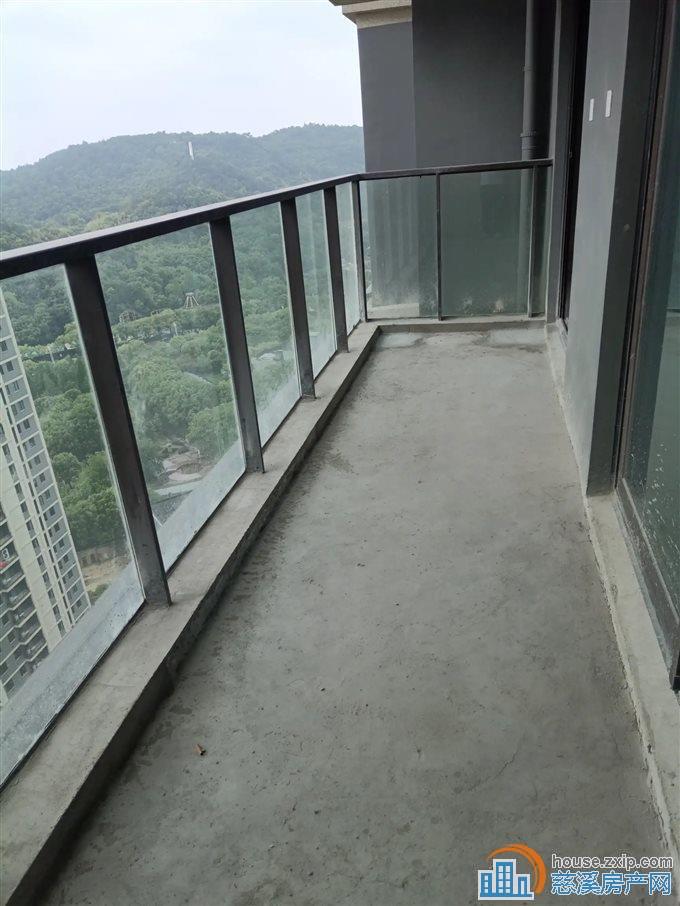 江滨之城，江岸臻园195万，带车位