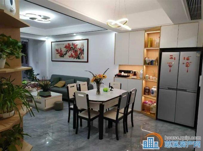 相士地南苑100平精装修155万