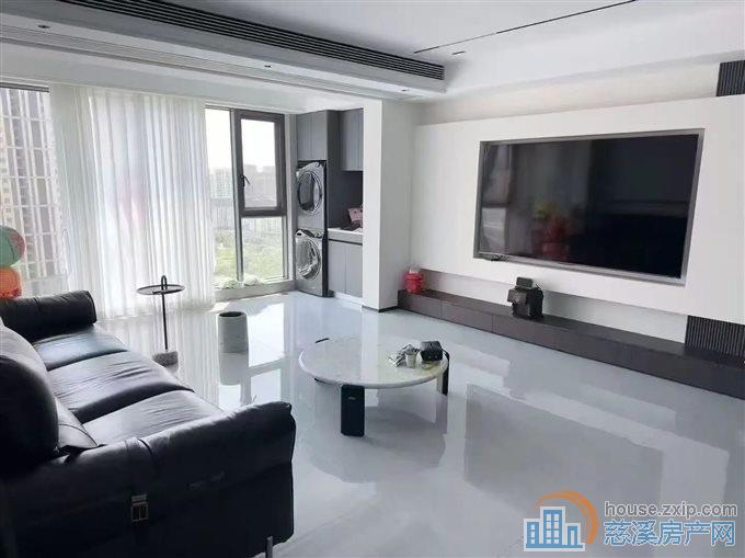  江樾潮启130平229.8万带车位边套