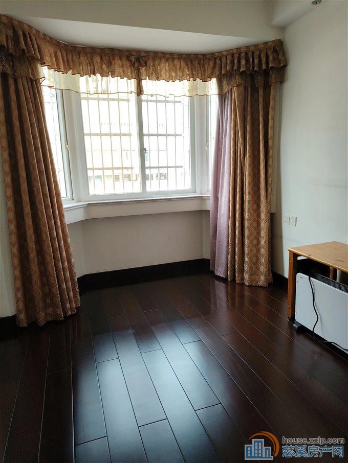 大通花园二期 197平218万朝南大车库