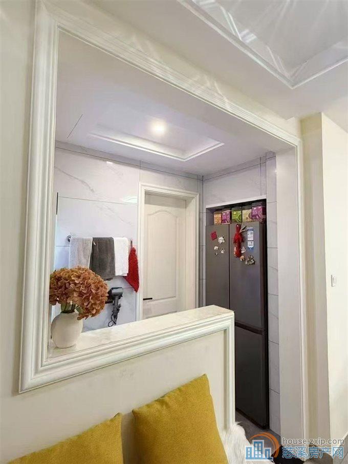 尚德家园95平中间楼层婚装储藏室