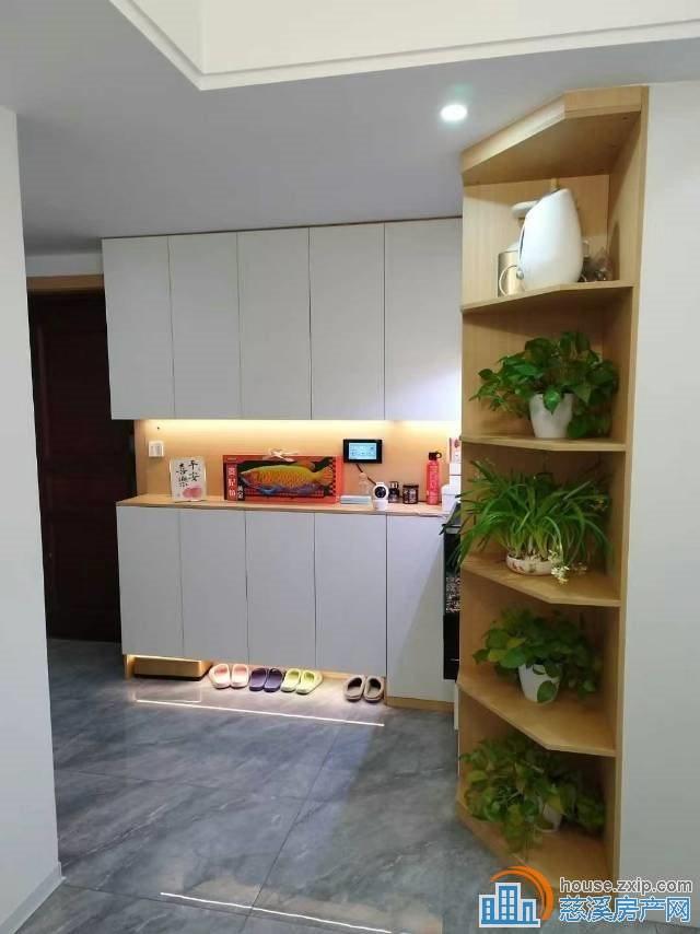 相士地南苑100平精装修155万