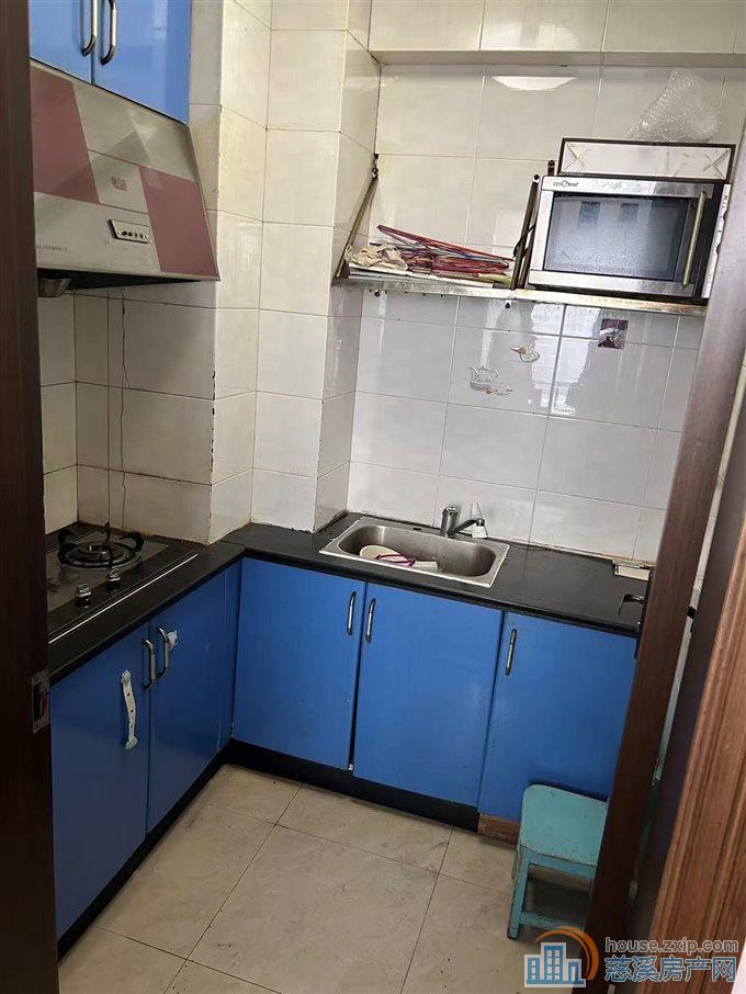 玲珑小区51平朝南二间精装