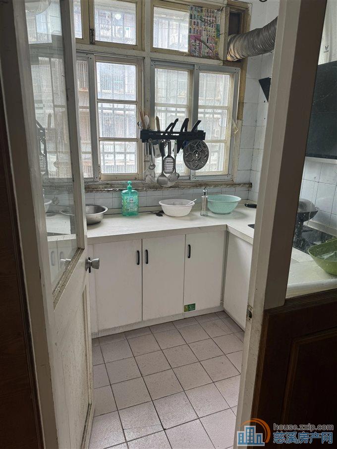 城东新村 二楼 精装 上林明年可读