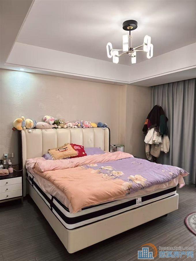 特价鸣北小区带车位杂物间豪华装修